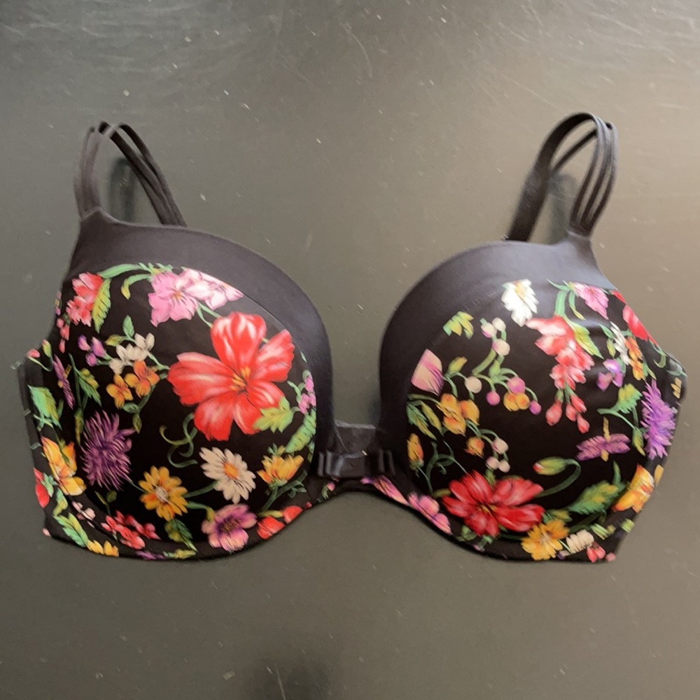 Victoria’s Secret Black Floral Push up bra